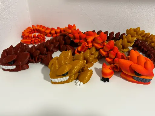 58 cm Draak - Een Uniek Kunstwerk van Kracht en Kleur